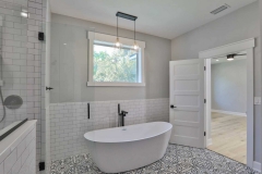 022.-MASTER-BATHTUB_