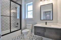 026.-UPSTAIRS-BATHROOM